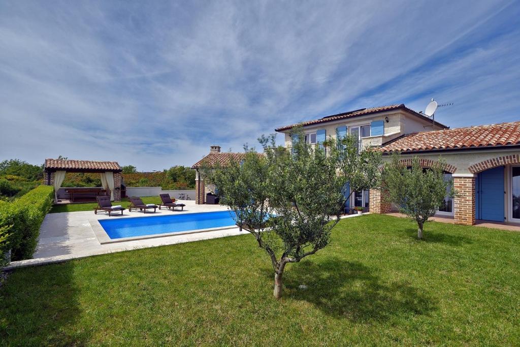 Villa Dennis photo 1