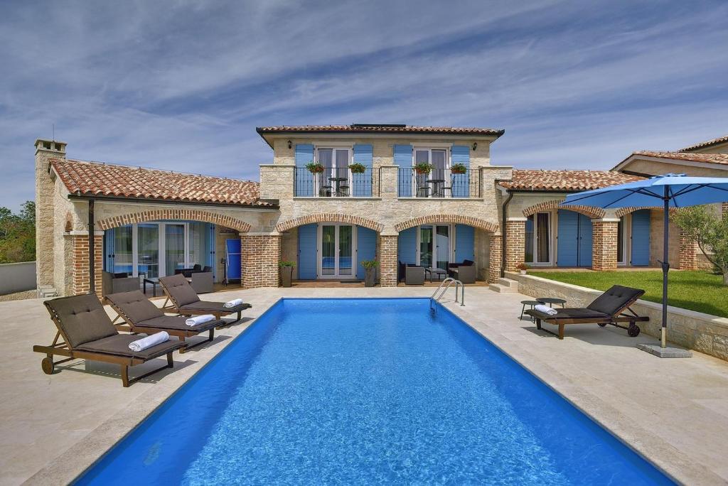 Villa Dennis photo 2