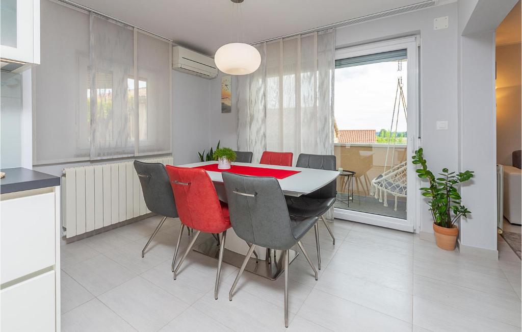 Stunning Home In Brajkovici With 2 Bedrooms And Wifi photo 3