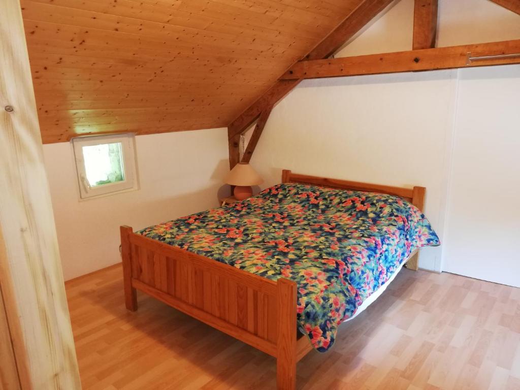 Grand gite 14 personnes ,cour ,salle de jeux, proche du village , commerces photo 3