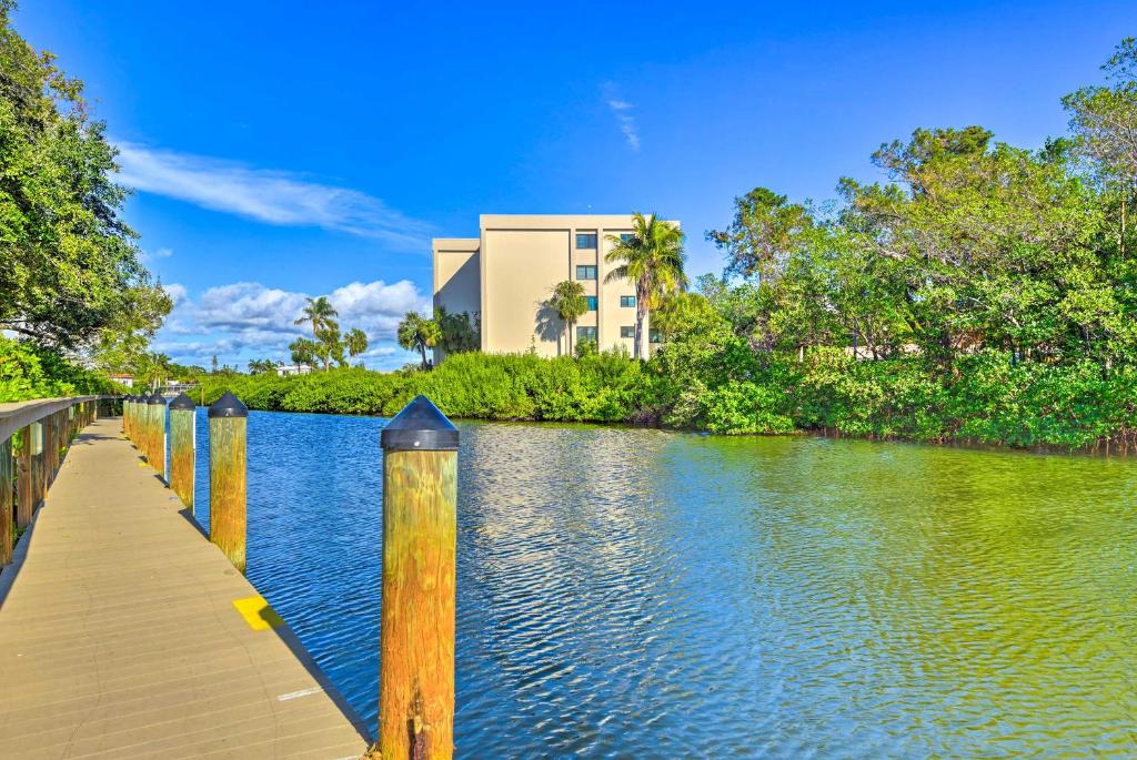 Comfortable Siesta Key Condo with Pool Access! photo 2