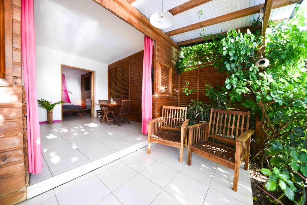 Appartement d'une chambre a Pointe Noire a 150 m de la plage avec vue sur la mer piscine partagee et jardin clos photo 1