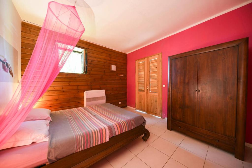 Appartement d'une chambre a Pointe Noire a 150 m de la plage avec vue sur la mer piscine partagee et jardin clos photo 2