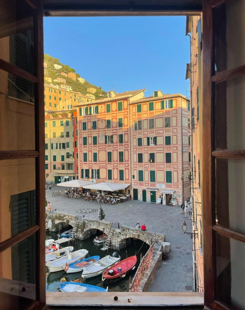 Da un'antica dimora di pescatori sul porticciolo photo 1