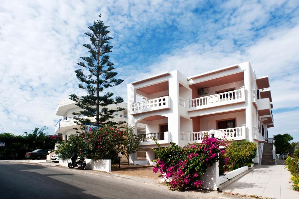 Captain Michalis Apartments photo 1