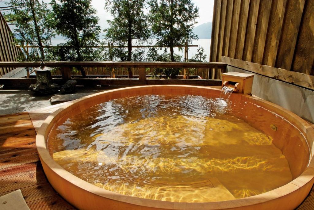 Shikotsuko Onsen Lake Side Villa SUIMEIKAKU-Adult Only photo 3