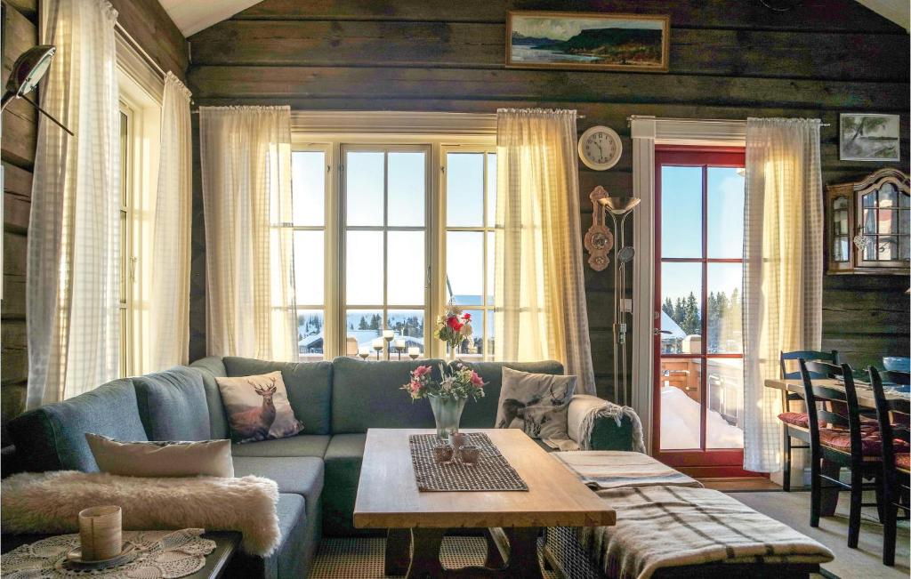 Awesome Home In Sjusjen With 3 Bedrooms, Internet And Jacuzzi photo 1