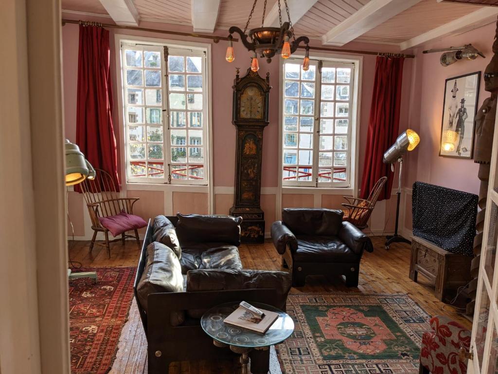 House of secrets photo 3
