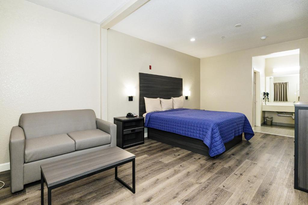 Winchester Inn and Suites Humble/IAH/North Houston photo 3
