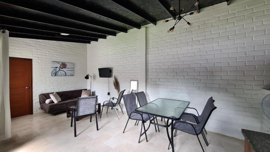 Premium Holiday Cabin - spectacular Tungurahua volcano view photo 3