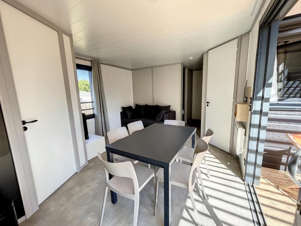 Chalet Jullouville, 4 pièces, 6 personnes - FR-1-361-453 photo 4