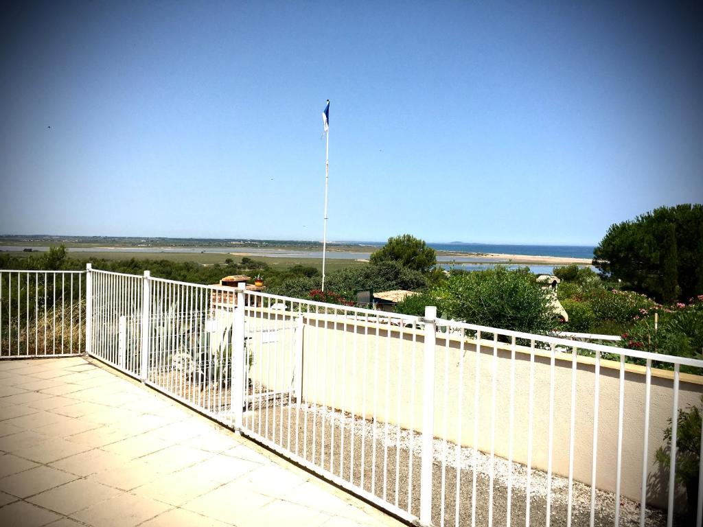 De la Clape à la mer mon petit pavillon labellisé - f2- piscine commune - wifi gratuit- parking privé - arrivee autonome - 800 m plage - grande terrasse abritée vent - photo 2