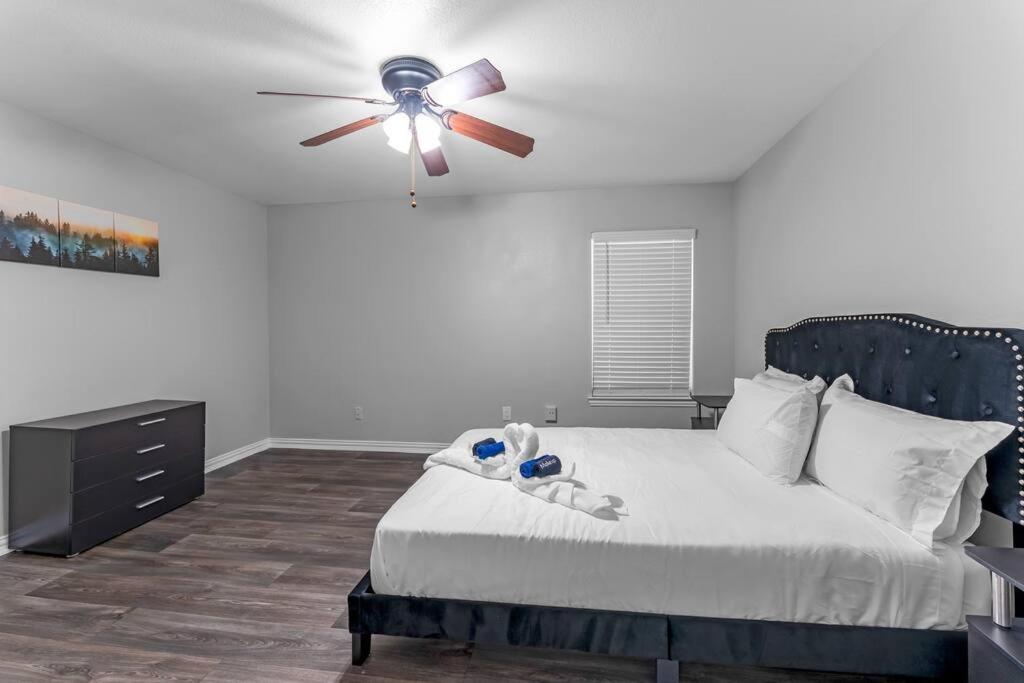 Family Friendly 2bdrm-Walk To At&t/Cowboys Stadium photo 3