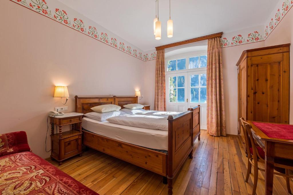 Hotel Lago di Braies photo 2