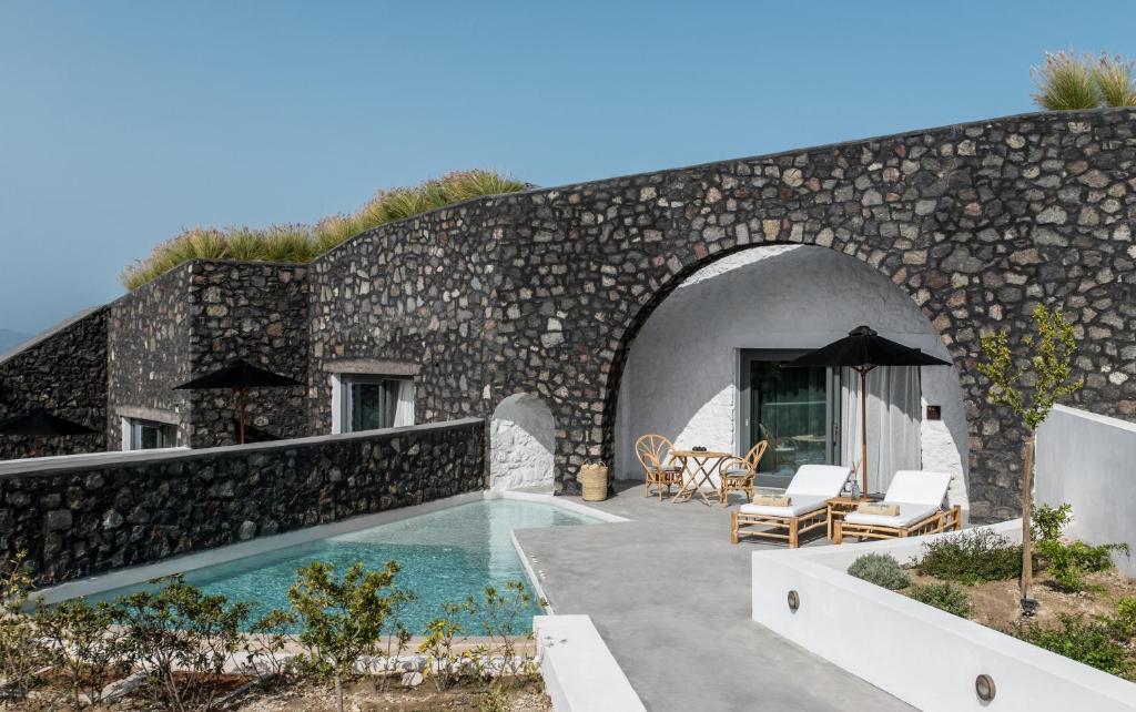 Santo Pure Oia Suites & Villas - Tap to explore photos
