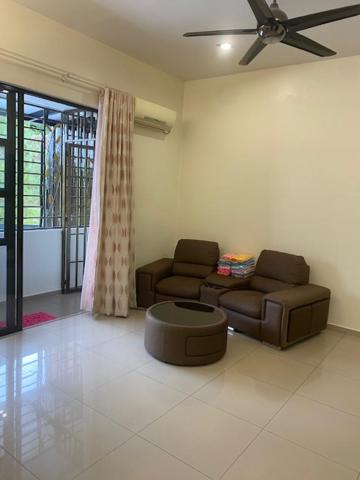 Villa 16pax 3BR with Spa Pool n Pool Table near SPICE ARENA photo 3