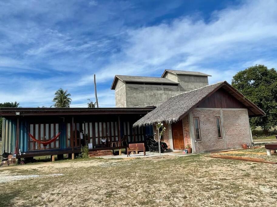 Rembulan Escape - The Container House photo 3