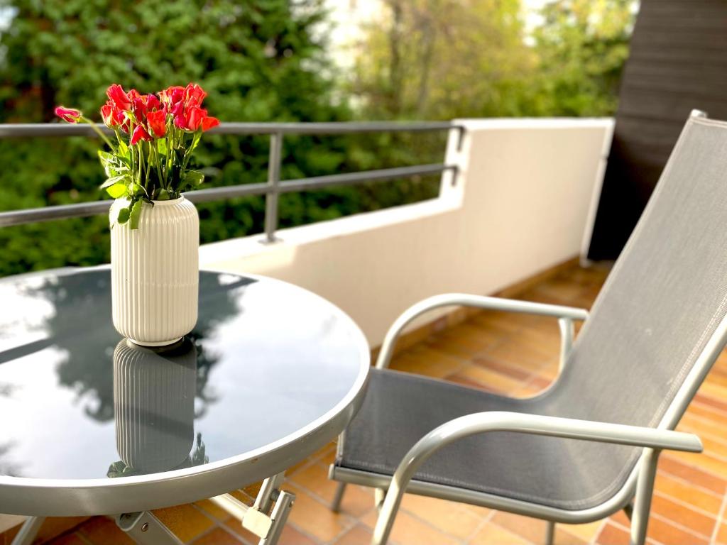 Top-Apartment mit Parkplatz und Balkon photo 1