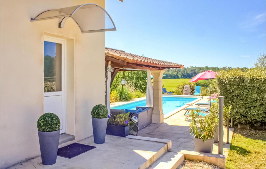 Awesome Home In Saint-sauveur-lalande With Outdoor Swimming Pool, Wifi And 3 Bedrooms photo 2