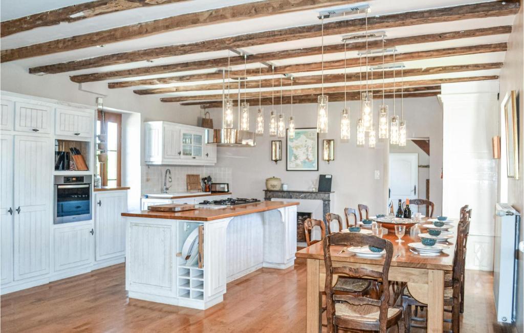 Beautiful Home In Montferrand-du-perigor With Outdoor Swimming Pool, Wifi And 6 Bedrooms photo 4