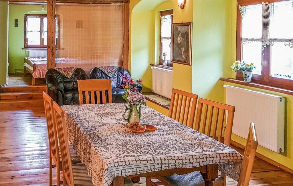 Amazing Home In Skape With 4 Bedrooms And Wifi photo 1