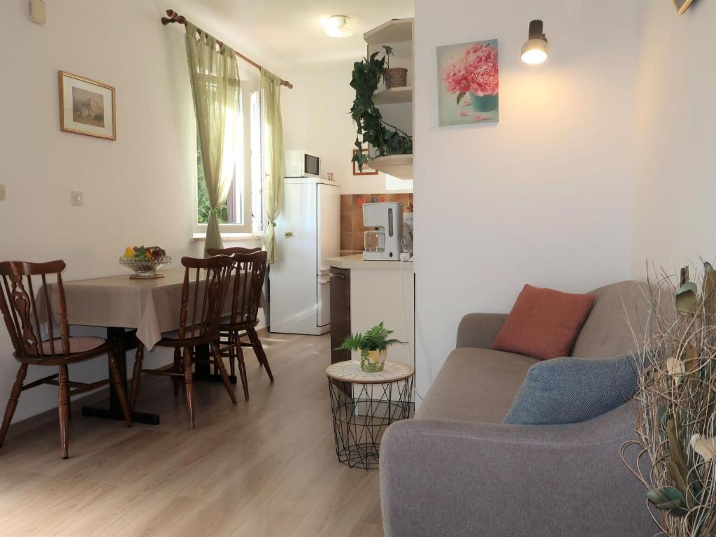 Apartment Neda - RAC134 by Interhome photo 4