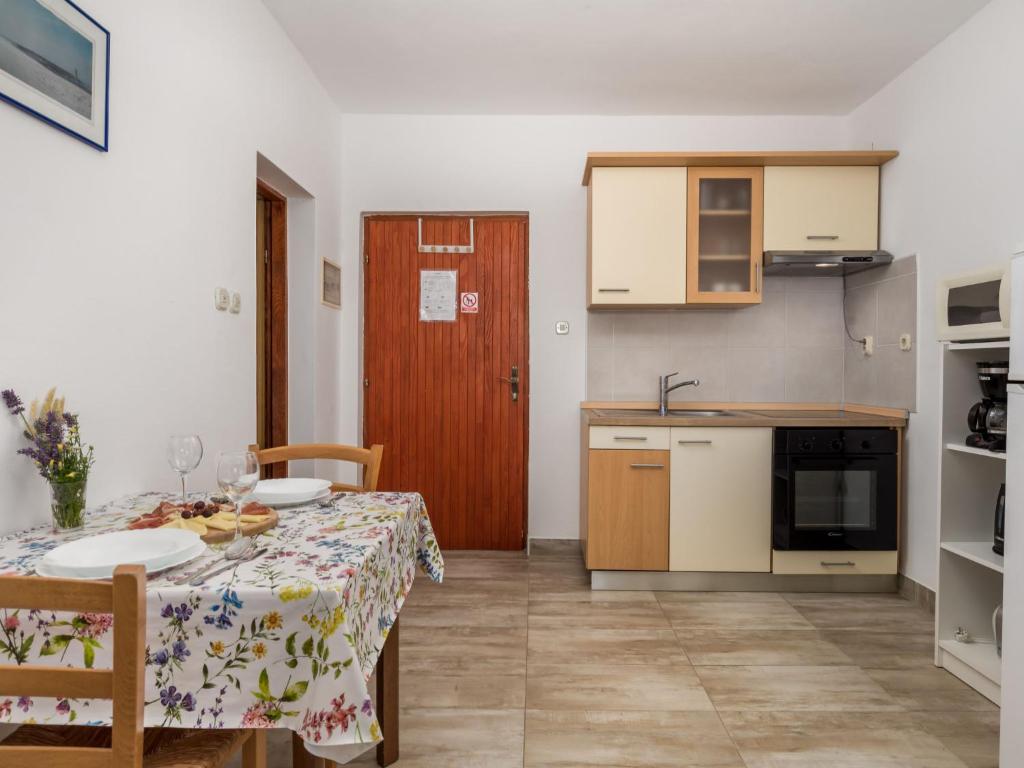 Apartment Marina - SNJ100 by Interhome photo 3