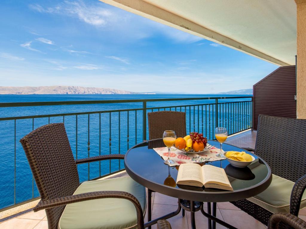 Apartment Marina - SNJ102 by Interhome
