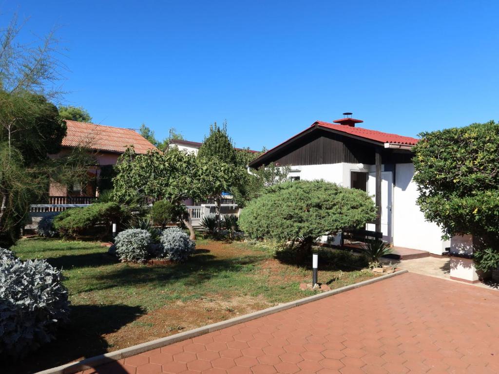 Holiday Home Tin - VIR101 by Interhome photo 4