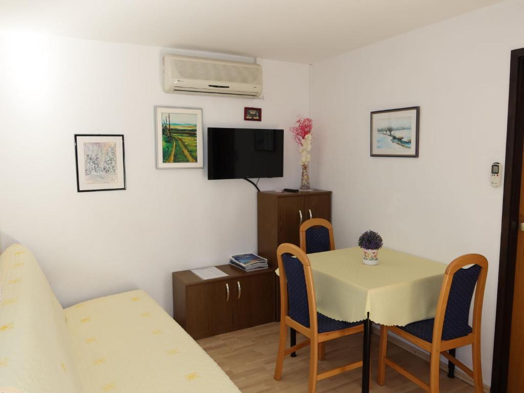 Holiday Home Tin - VIR101 by Interhome photo 3