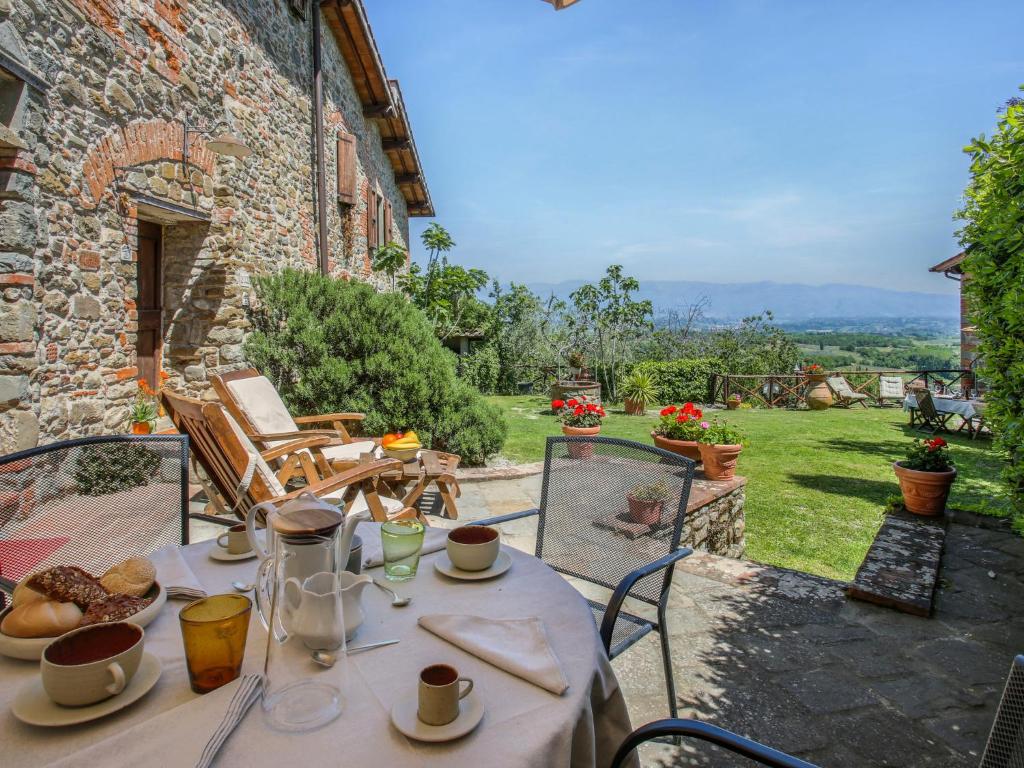 Apartment Le Poggiole-2 by Interhome photo 2