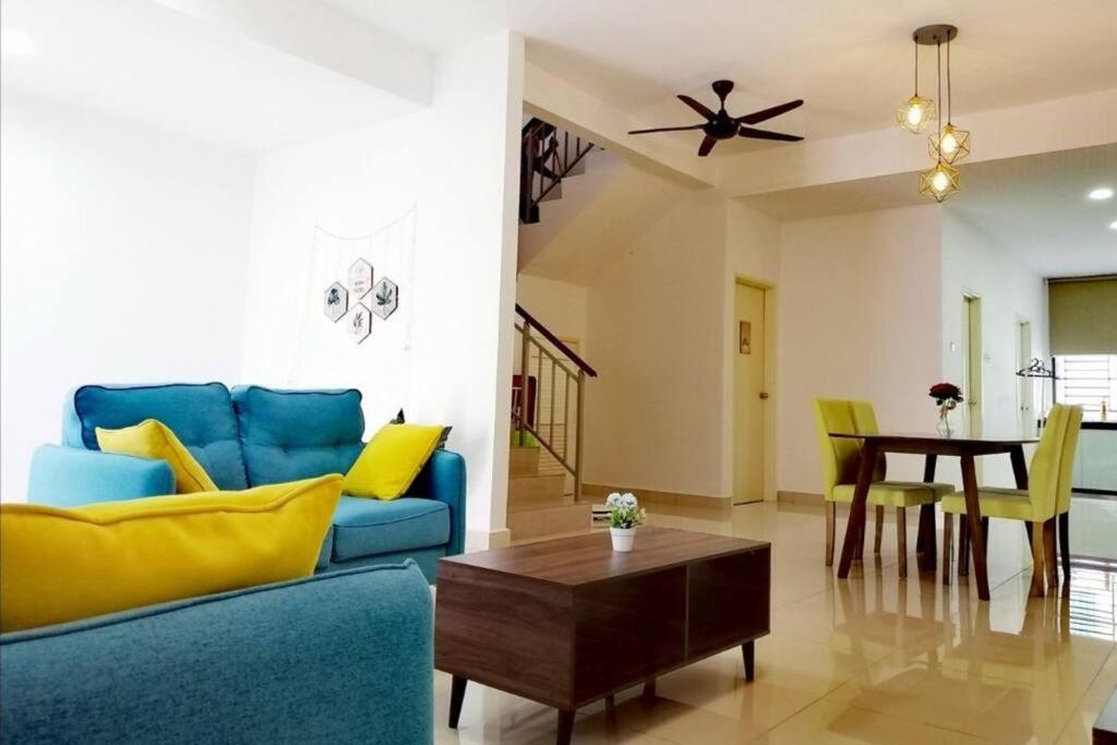 Desaru Sweet and Cozy Home,11pax, Mini Pool, Beach ,Waterpark, Wifi, BBQ photo 3