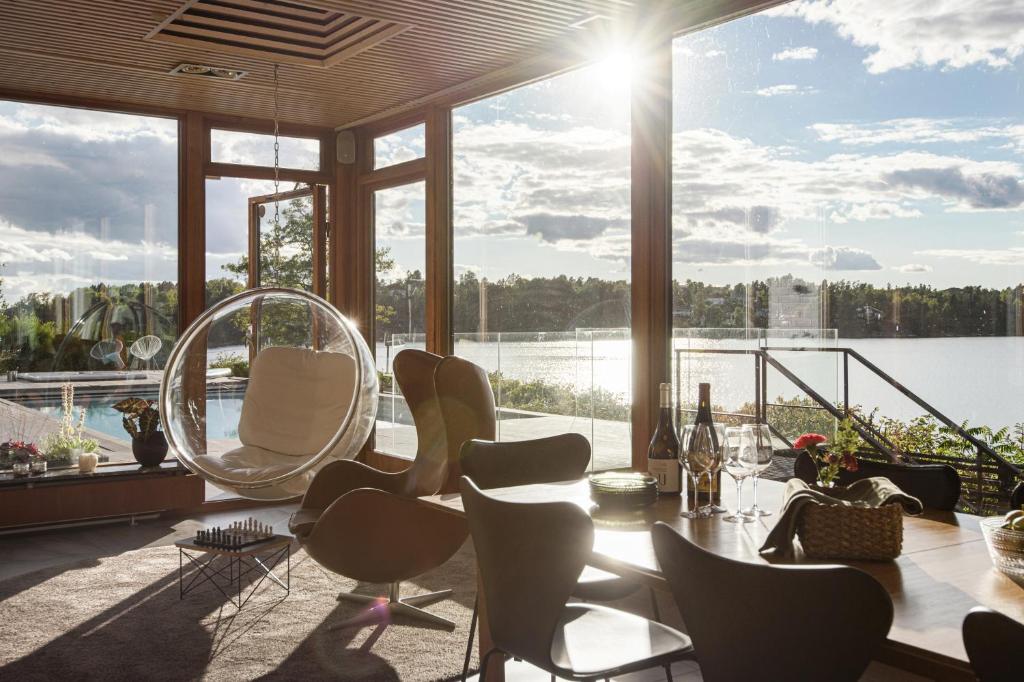 Exclusive Lakefront Mansion with pools in Stockholm photo 1