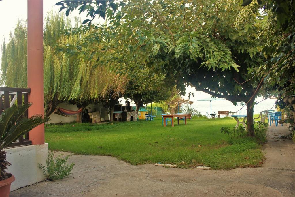 Maria's Apartments photo 4