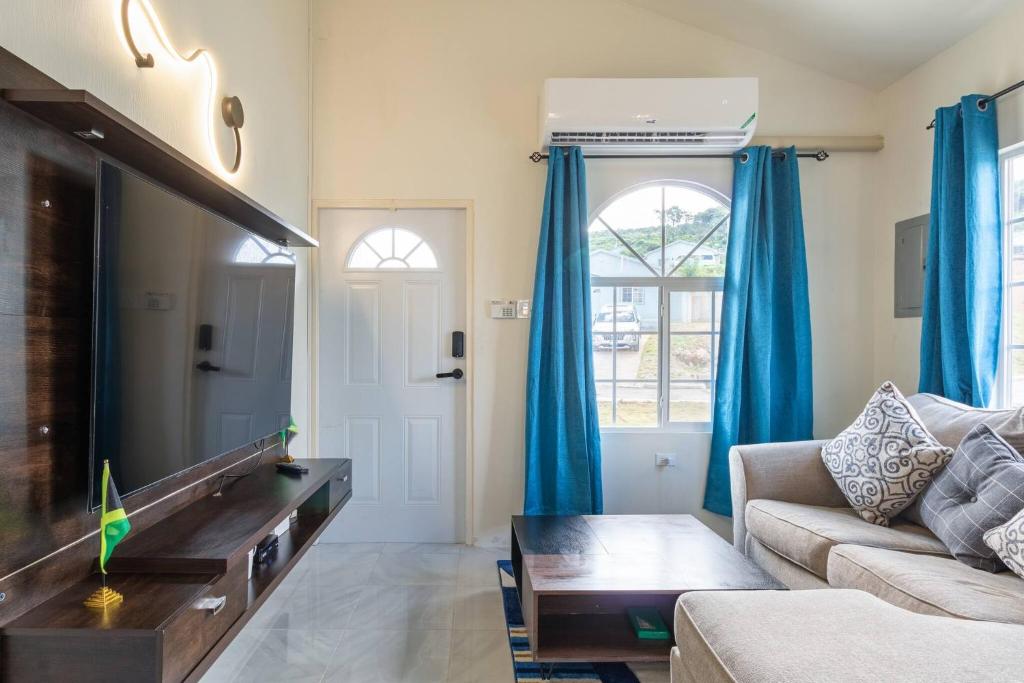 Brand New - Bungalow - Ocean View - Discovery Bay photo 1