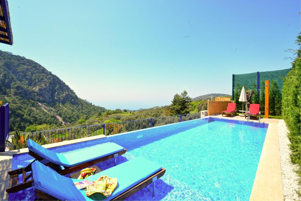 Private Villa Oliver with View ideal spot for a honeymoon or romantic trip photo 2