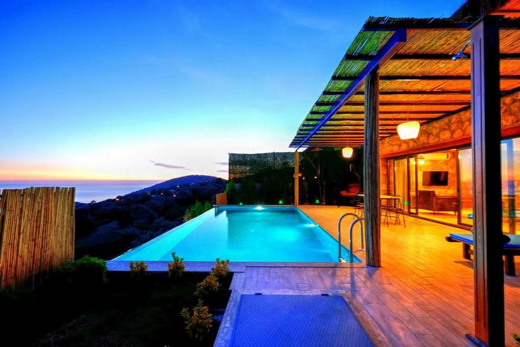 2 Bedroom Private Villa with great sea view photo 2