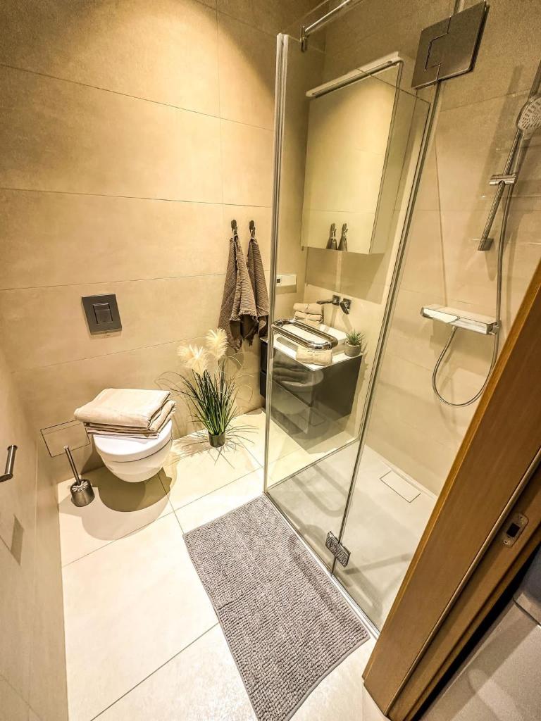 Riga Center - Quiet Studio - 5 min to Old Town & NFLX - Tap to explore photos