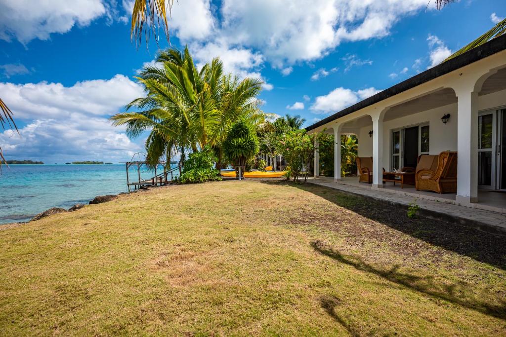 Waterfront paradise 2 br; stunning sunsets photo 1