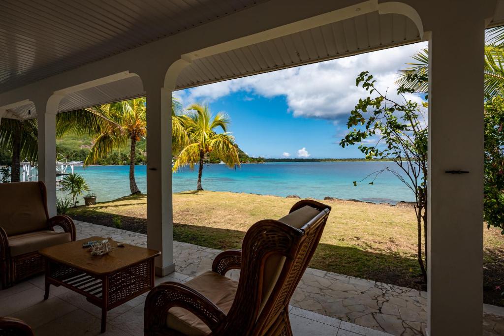 Waterfront paradise 2 br; stunning sunsets photo 2
