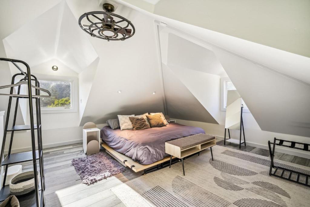 Luxury River Home - Pets Stay Free photo 4