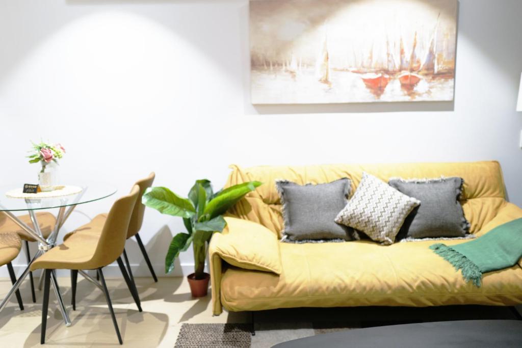 Box Hill Central Sky One Apartment photo 4