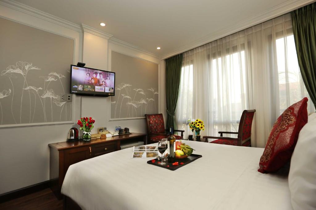 Golden Sail Hotel