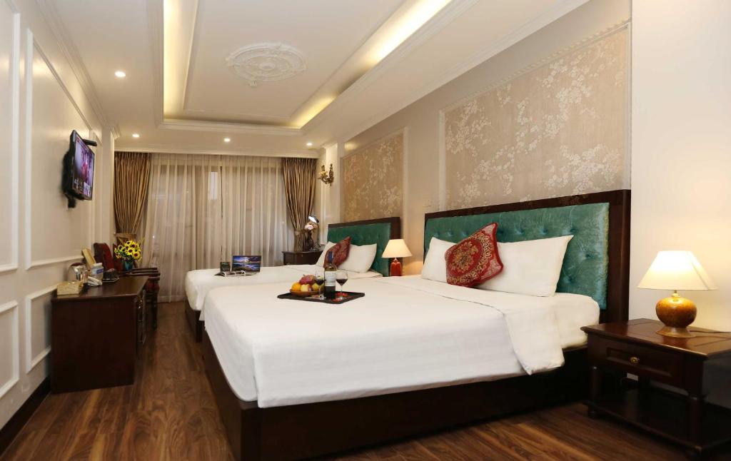 Golden Sail Hotel