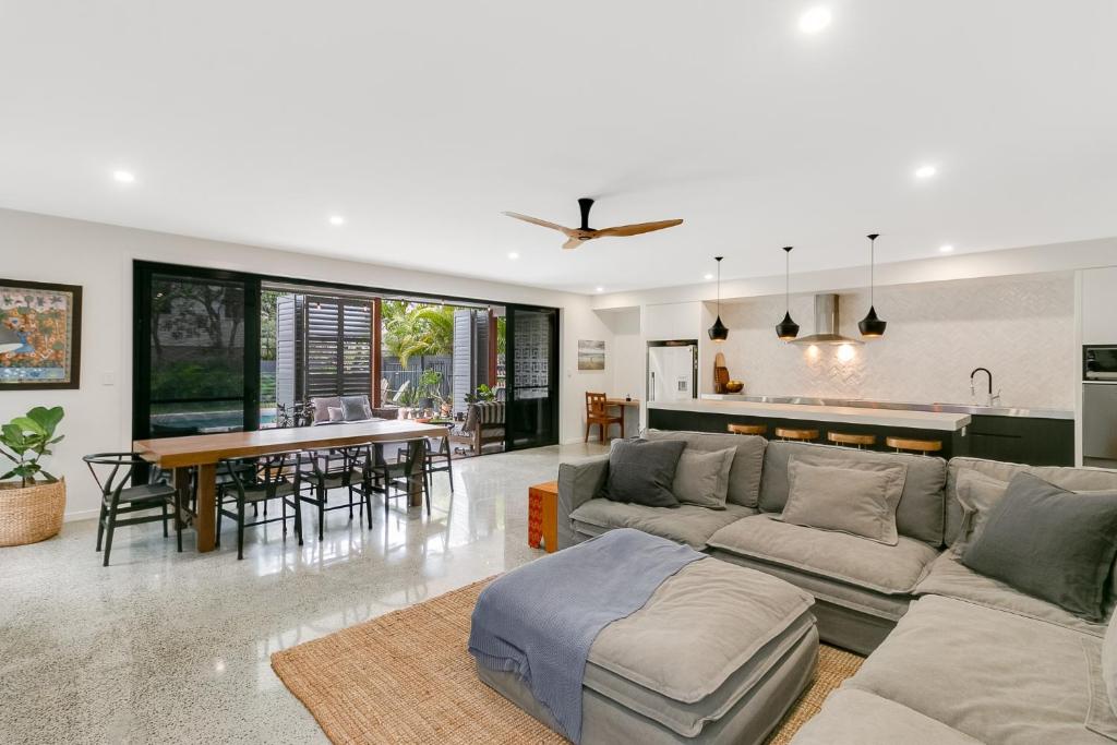 Live the Casuarina Way - Beachside 4BR by uHoliday photo 3