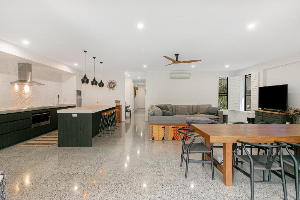 Live the Casuarina Way - Beachside 4BR by uHoliday photo 4
