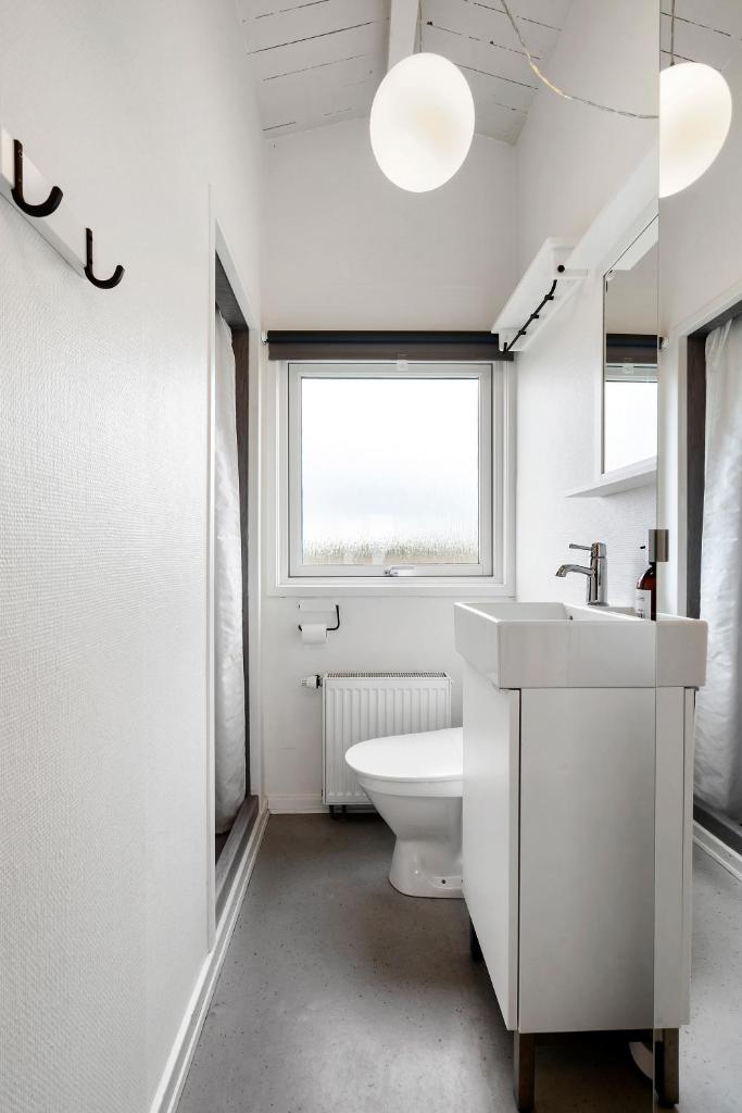 Remarkable 2-Bed Beach House 12J photo 4