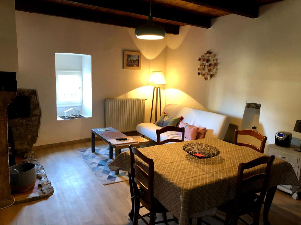 Gîte la Serre - Maison de village au calme et au cœur des plus beaux sites ardéchois photo 4