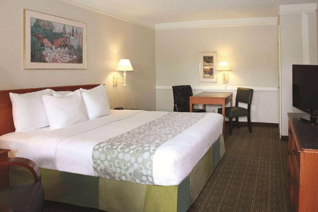 La Quinta Inn by Wyndham Tyler photo 2