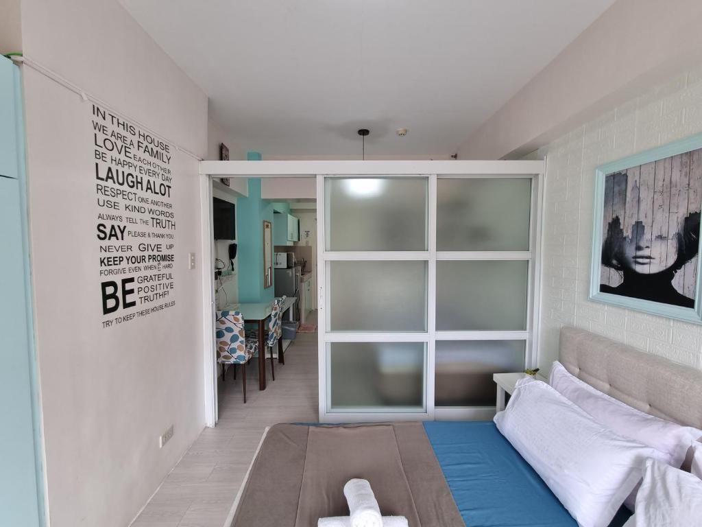 4 pax Tagaytay Prime Staycation WIFI NETFLIX and light cooking FREE VIEWDECK photo 3
